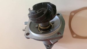 Помпа водна 1/2 "КААЗ" за Лада Нива / Water pump 1/2 "KAAZ" Lada Niva