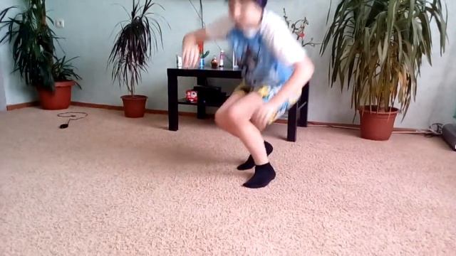 Мой брат танцует брейк данс)))Alenka смотреть онлайн