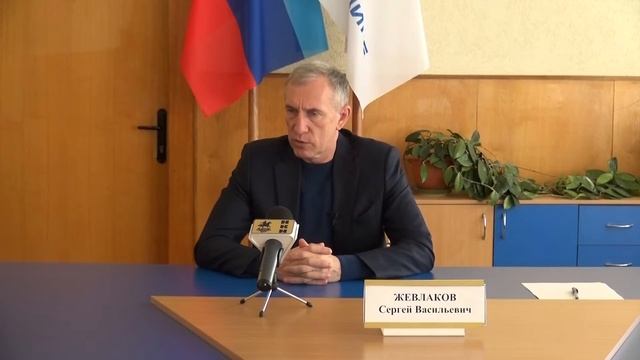 Стаханов. Жевлаков. Пресс-конференция (вопрос о ремонте дорог) смотреть онлайн