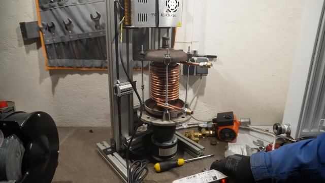 InductionHEATING water using rotating magnets! 23