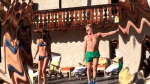 Танцующий миллионер Gianluca Vacchi танцует с Джорджия Габриэле