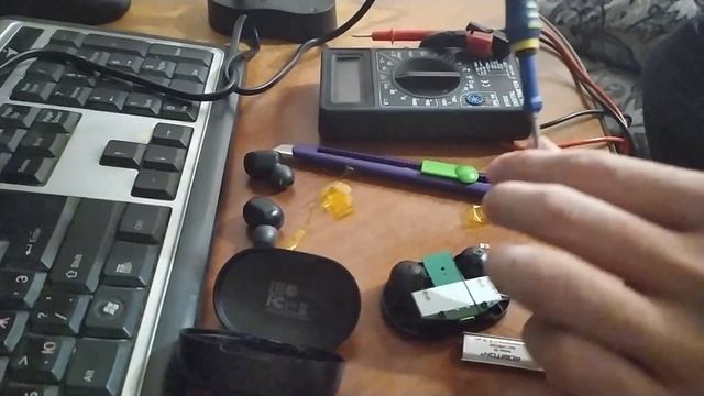 Xiaomi Mi True Wireless Earbuds Basic 2 (Redmi Airdots 2) Не заряжается | Замена АКБ в кейсе смотреть онлайн