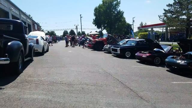 2016 Dynamic Automotive Car Show смотреть онлайн