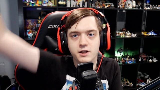 Is Apex Season 12 Good? (+Extra Life Sends a Gift!) смотреть онлайн