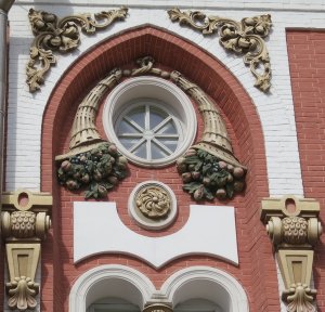 Архитектурные символы на фасадах, приносящие удачу владельцам дома
