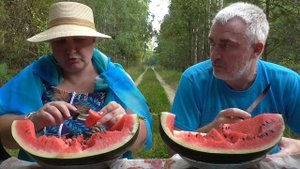 MUKBANG RUSSIA|WATERLEMON|ВЫБРАЛИСЬ НА ПРИРОДУ|САХАРНЫЙ АРБУЗ