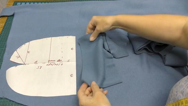 Шапка из футера с отворотом из кашкорсе .