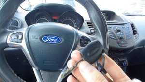 Форд Фиеста изготовление дубликата чип ключа зажигания в Минске Ford Fiesta Remote key programming