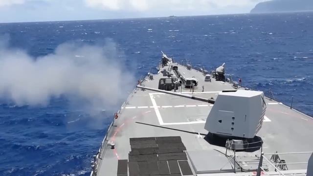 Guided-Missile Destroyer MK 45 5-Inch Gun Live-Fire смотреть онлайн
