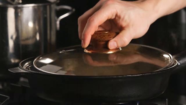 Ролик бренда “Рококо” — Рецепт Печень куриная в соусе бешамель