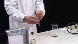 ОКИСЛЕНИЕ АНИЛИНА РАСТВОРОМ ХЛОРНОЙ ИЗВЕСТИ.ХИМИЯ