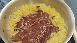 FEGATO ALLA VENEZIANA  ПЕЧЕНЬ ПО-ВЕНЕЦИАНСКИ