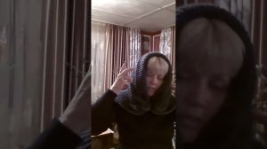 Как удобно и правильно надеть шарф-хомут