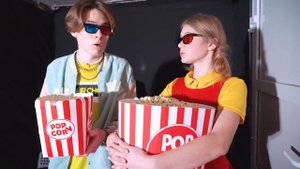 Бедная Кукла В Богатой Школе | Кукла из Игры в Кальмара в Колледже