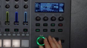 Мегавозможности при суперкомпактности. Обзор грувбокса Roland MC-707 на русском языке