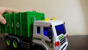 Машина Mobicaro 1:16 Мусоровоз инерционная OTG0881451