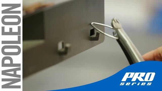 Щетка для очистки решеток гриля Napoleon Pro #62035 смотреть онлайн