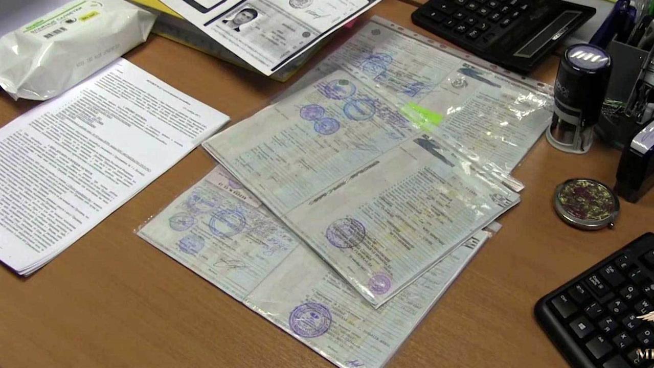 Преступную схему по продаже машин на 50 миллионов рублей выявили столичные правоохранители