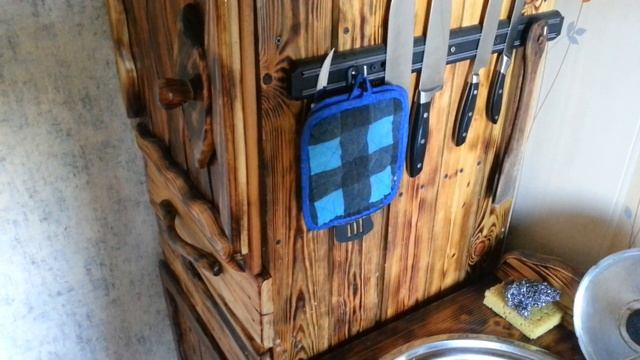 Кухня из простых поддонов и вешалка. смотреть онлайн