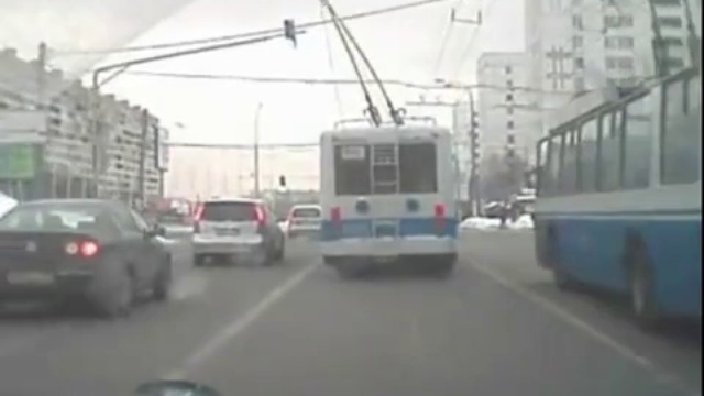 Троллейбус обогнал…Троллейбус! смотреть онлайн