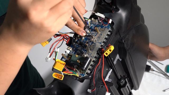 Batteries replace INMOTION V11 unicycle EUC V11 смотреть онлайн