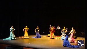 Baile flamenco por malagueñas con bata de cola, de la maestra Milagros Menjíbar