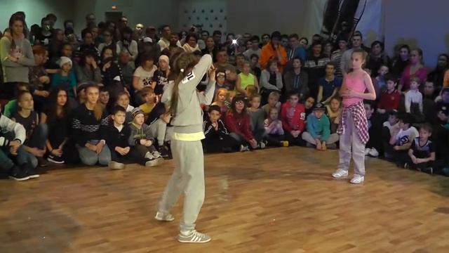 ЁЛКА КОСТРОМА декабрь 2014 г ВЕРОНИКА первый выход смотреть онлайн