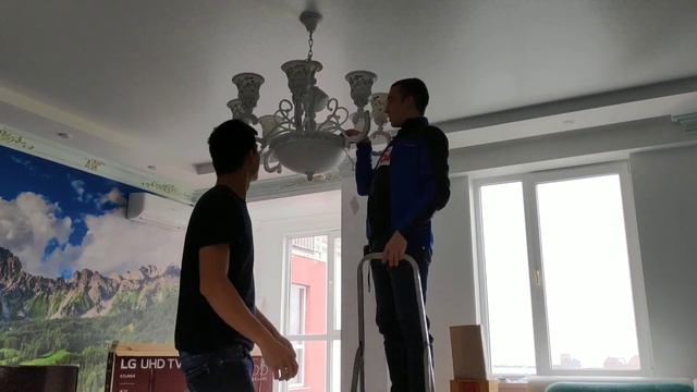 Как проходит день электриков