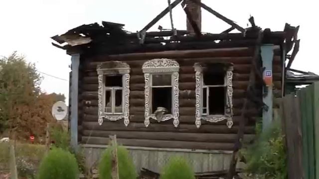 В Пошехонье полицейские спасли пенсионеров на пожаре смотреть онлайн