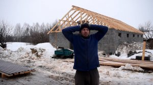КУПИЛИ ДОМ В ДЕРЕВНЕ. НАРУШИЛ ВСЕ ПЛАНЫ, КАК ТЕПЕРЬ КРЫТЬ КРЫШУ. МАТЕРИАЛ И ВСЯ ФЕРМА ВО ЛЬДУ
