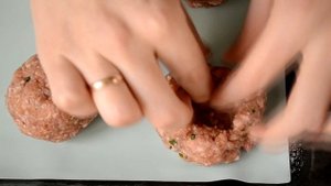 Гнезда из фарша с яйцом в духовке. Что приготовить из фарша быстро и вкусно