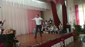 Дмитрий Северинов, танец робот, импровизация