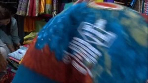 16. Выбираем сари для индийских женщин. Путтапарти 2023. Индия.