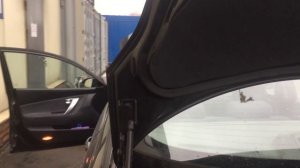 Открытие крышки багажника