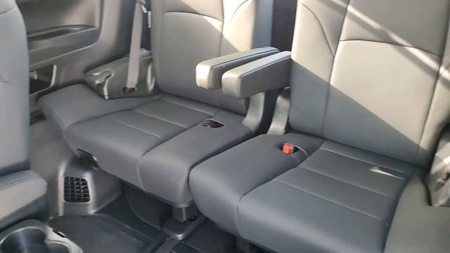 TOYOTA Alphard new смотреть онлайн