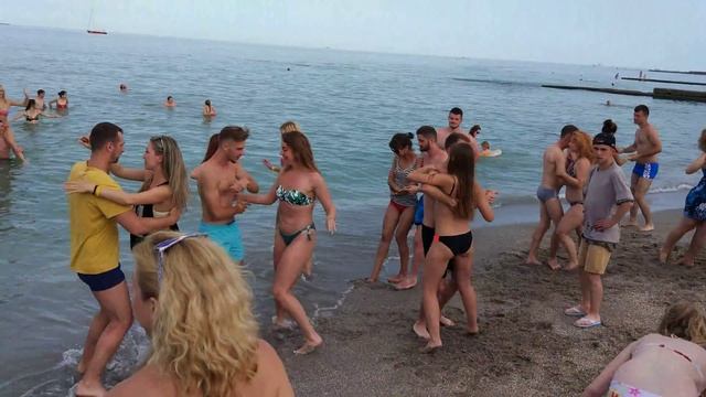 Танцюємо! Одеса....пляж... смотреть онлайн