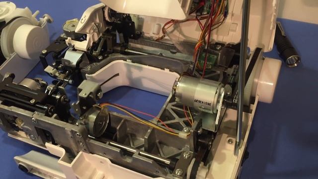 Отличия компьютерной и электромеханической швейных машин видео обзор! смотреть онлайн