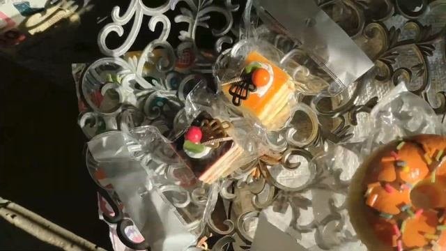 Как украсить свой сад к Новогодним праздникам.