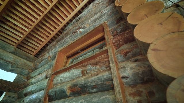 Бревенчатая усадьба с баней и гостевым домом
