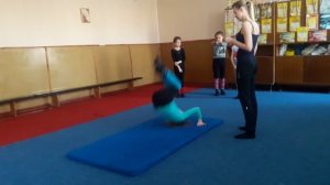 Трюк❗️Стойка на руках➕кувырок вперёд✔️Обучающее видео #гимнастика