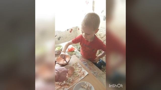 Самая простая шаурма от Макса и папы.Шаурма,быстро и просто,сделать шаурму на скорую руку. смотреть онлайн