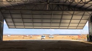 Ангарные ворота 22х7.5 метра. Аэродром Маган, Якутия.