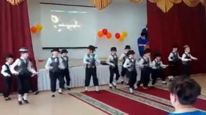 Танец Чарли Чаплин