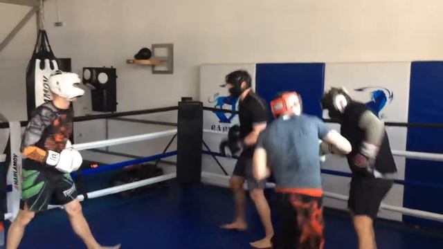 Работа по заданию: первый номер прессингует, а второй встречает и смещается с линии атаки ? смотреть онлайн