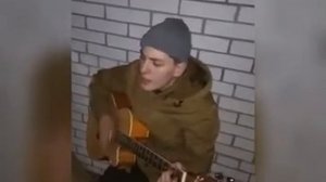 Нереально круто спел Баста мама под гитару