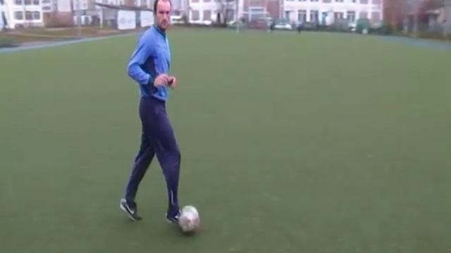 05 Ведение мяча внешней стороной стопы, с видением поля