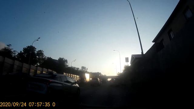 Владивосток. Одно осеннее утро. Проезд Эгершельд - ДВФУ.