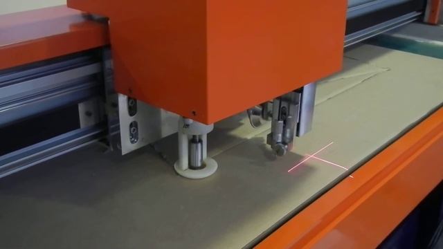 Планшетный режущий плоттер DCZ50-1310- раскрой упаковки из 5-ти слойного гофрокартона смотреть онлайн