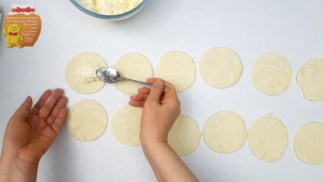 ОЧЕНЬ ВКУСНЫЕ и простые в приготовлении ТВОРОЖНО-СЫРНЫЕ пирожки. смотреть онлайн