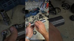 Repairing a Bosch GBH 8-45 D hammer under warrenty. New motor, gear and service.